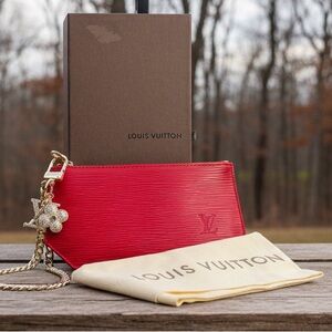 SOLD Authenit Louis Vuitton LV Epi Leather Pochette Accessory Vintage Wristlet